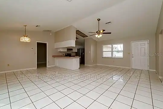 4056 Tomahawk Ave Photo 2