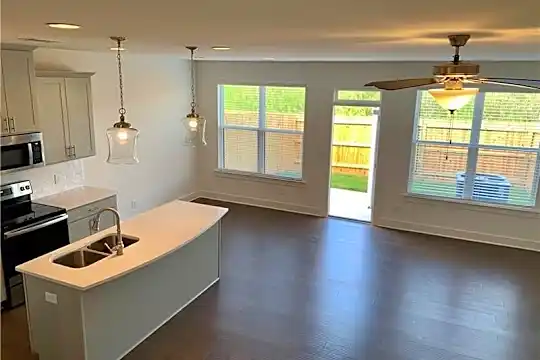 212 N Auburn Landing Pl Photo 2