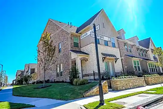2130 Argolis Dr Photo 1