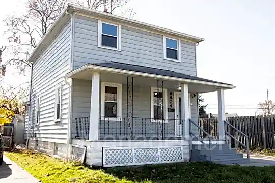 9804 Parkview Ave Photo 2