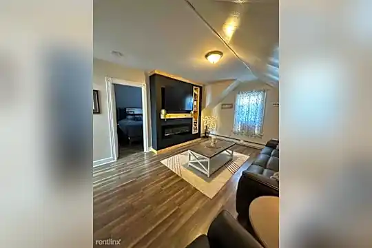 8 Seymour Ave Photo 1