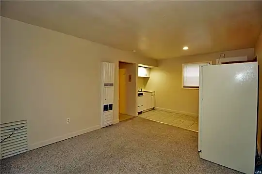 9902 W Main St #8 Photo 2