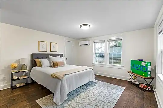 121 Boles St #B Photo 1