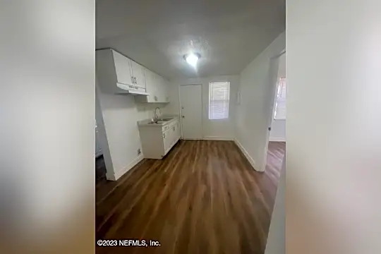1330 Barnett St #5 Photo 1