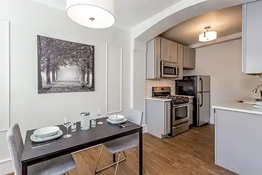 27 E Willis St Photo 2