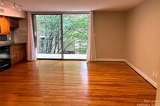 400 Queens Rd #D3 Photo 2