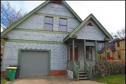 1304 Cumberland St Photo 1