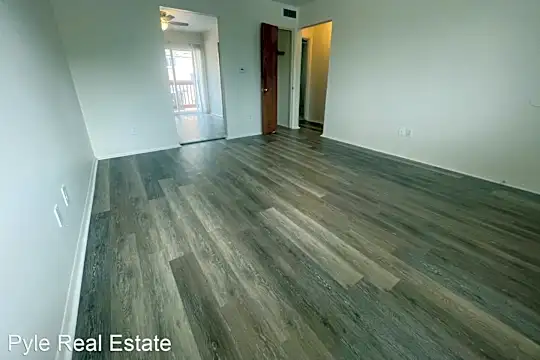 Woodley Court Apartments Photo 1