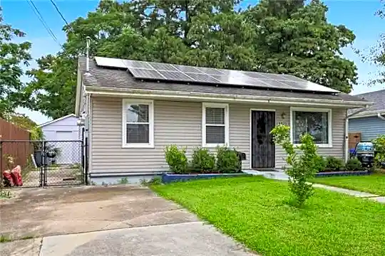 4825 Touro St Photo 2