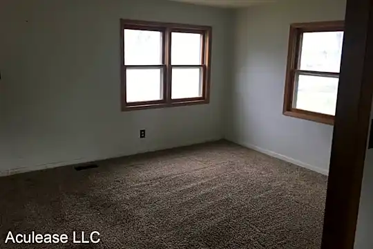 116 W Durst St Photo 2