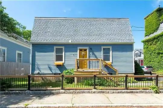 9 Cherry St Photo 1