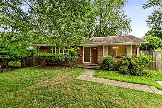 9509 Vance Pl Photo 1