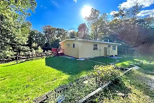 199 Shawangunk Rd Photo 2