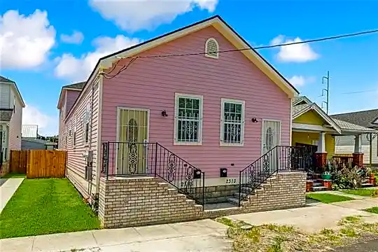 2310 New Orleans St Photo 1