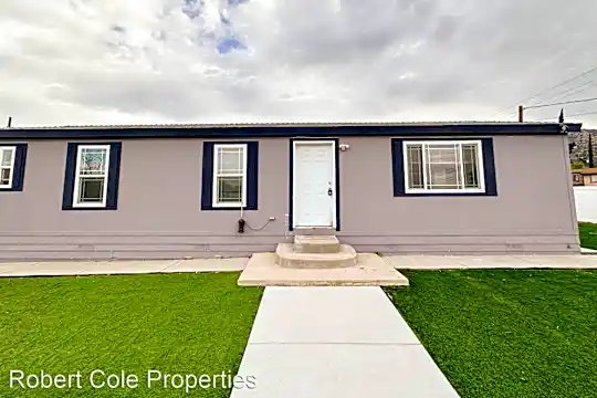 33148 Skylark Dr Photo 2