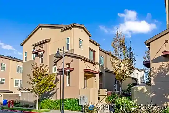2840 10th St Photo 1