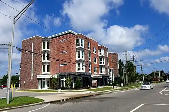 Crescent Square Apartments Photo 1