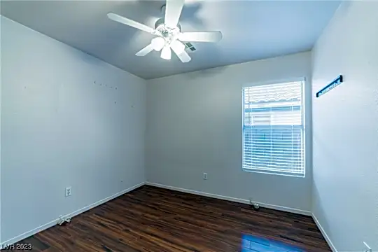 3241 Little Stream St Photo 2