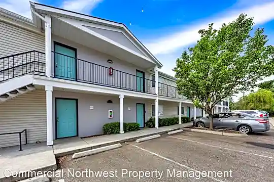 Selkirk Apartments ! First Month's Rent FREE AND a Free TV! Photo 2