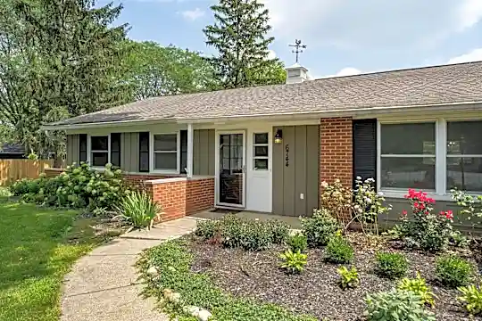 6744 Merwin Pl Photo 2