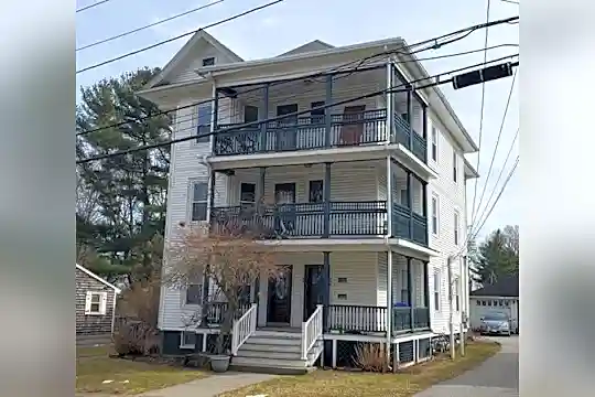 54 Robert St #2 Photo 1