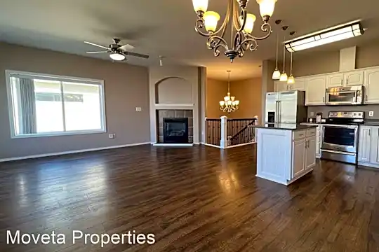 6550 Whispering Loop Photo 1