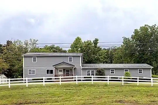 128 Sugarloaf Dr Photo 1