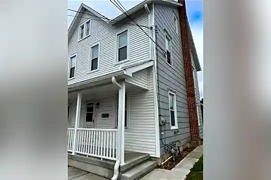 423 E Main St Photo 2