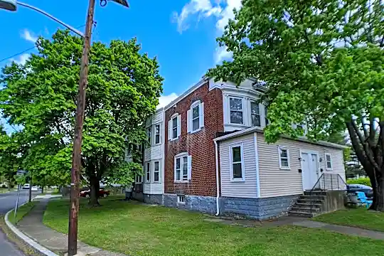 401 Champion Ave #403 Photo 2