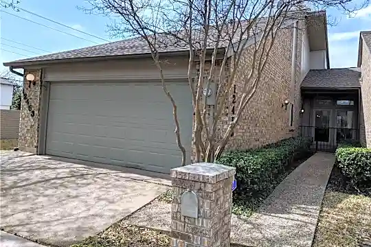 12453 Montego Plaza Photo 1