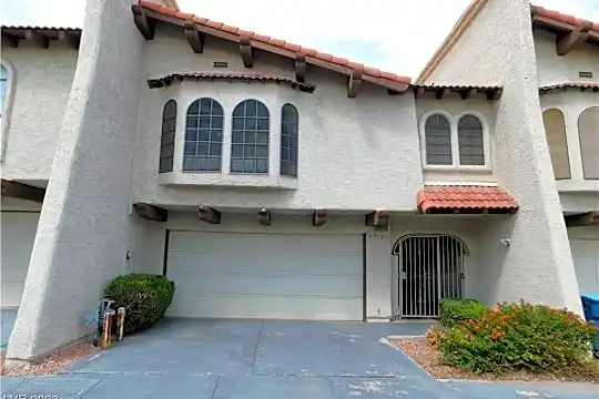 4912 Vivaldi Dr Photo 1