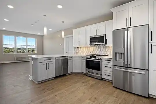 511 Hancock St Photo 1