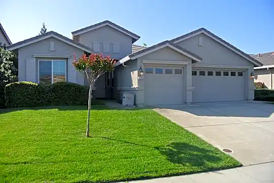 3244 Halverson Way Photo 1