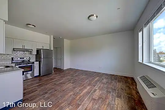 5511 NE 17th Avenue Photo 1