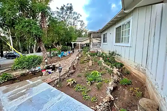 3053 Quail Rd Photo 2