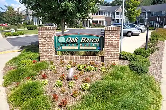Oak Haven Apartments Photo 2