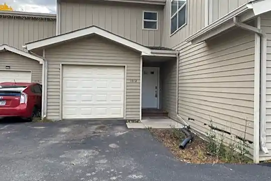 1012 East Ave Photo 1
