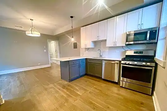 2757 W Logan Blvd #2 Photo 2
