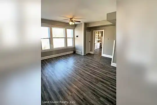 1701 North Main St. Photo 1