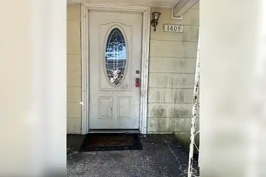 1409 Poppy Ave Photo 1