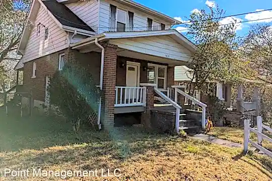 1628 7th St SE Photo 1