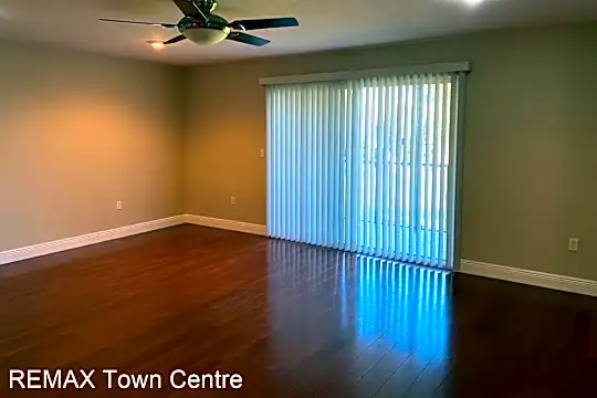428 Banyon Tree Cir Photo 2