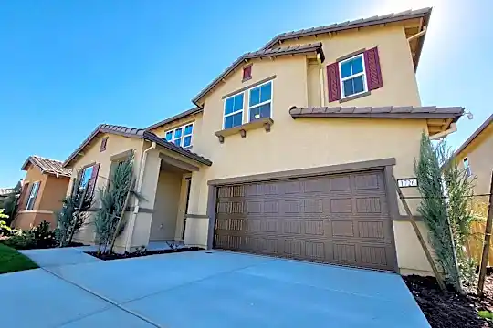 1726 Stephanie St Photo 1