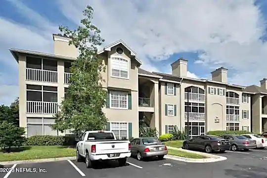 200 Ironwood Dr #223 Photo 2
