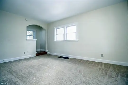3325 Maher St Photo 2