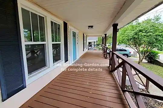 1218 A Chester Avenue Photo 2