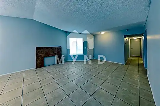 2269 Los Feliz St Photo 1