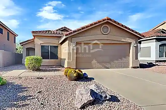 5032 E Peak View Road Photo 1