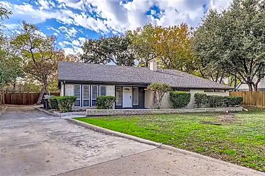 2933 Deep Valley Trail Photo 1