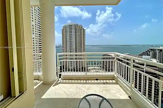 888 Brickell Key Dr #2605 Photo 2